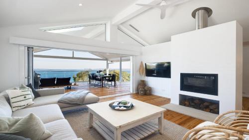 'Ambleside By The Sea' by Accom Holidays