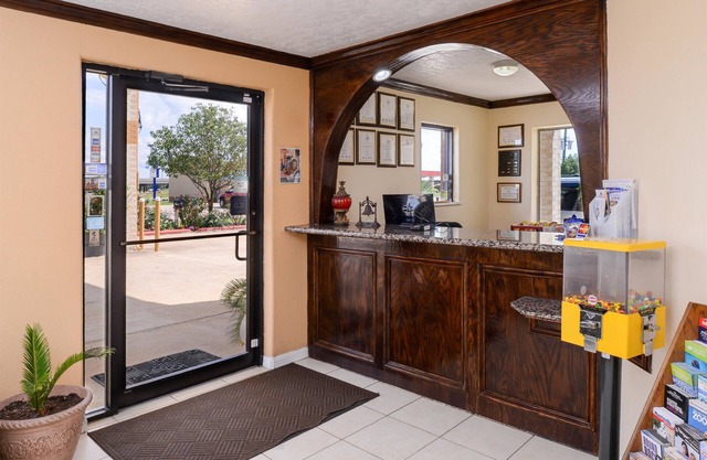 Americas Best Value Inn & Suites Waller Prairie View