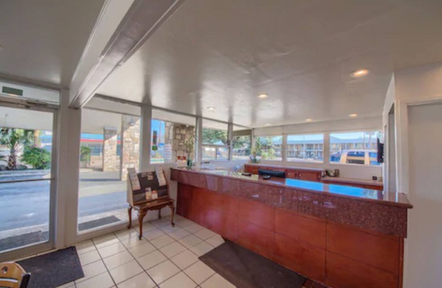 Americas Best Value Inn Uvalde