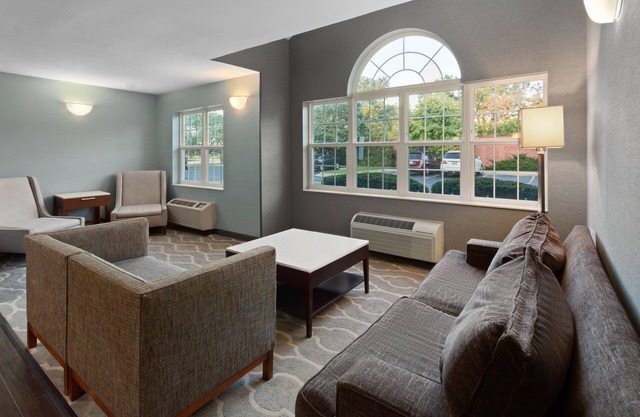 Americas Best Value Inn & Suites Racine