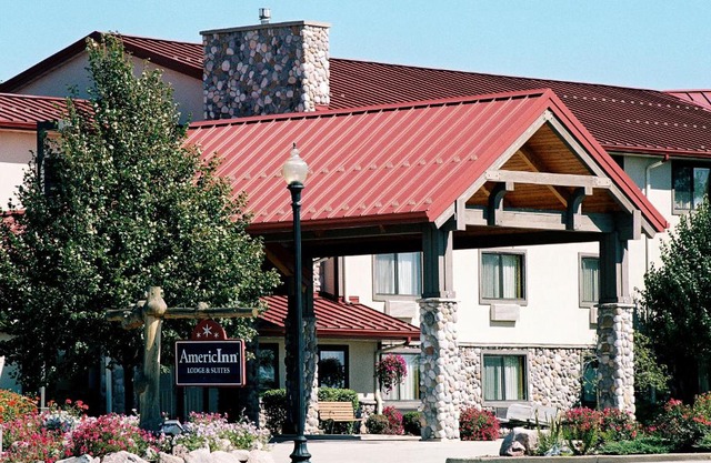 AmericInn by Wyndham Oswego