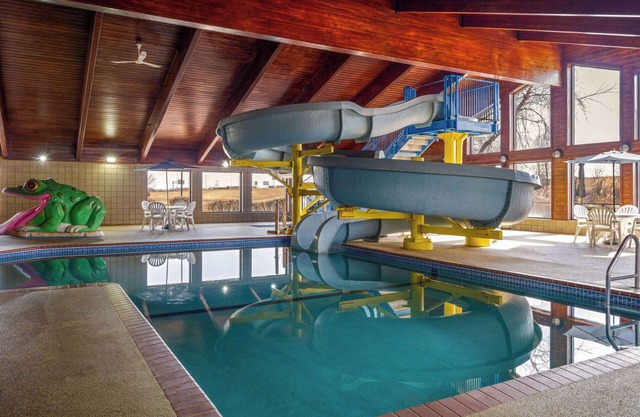 AmericInn by Wyndham Shakopee Near Canterbury Park
