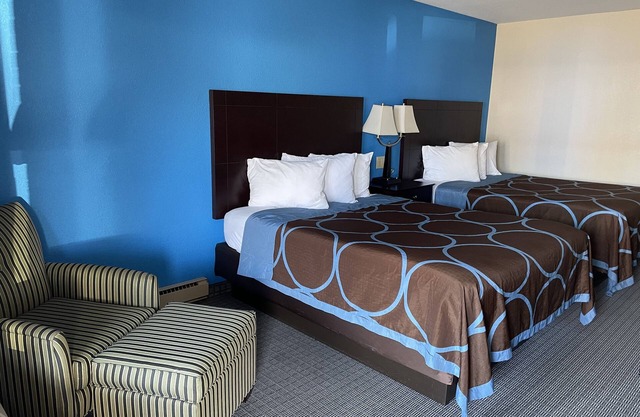 AmeriVu Inn & Suites
