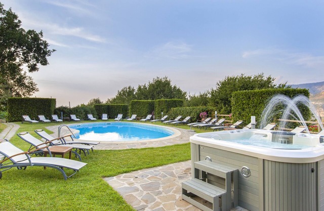 AMORE RENTALS - Villa Calisto with Private Swimming Pool, Garden, Jacuzzi, Sea view and Parking