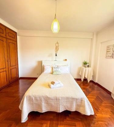 Ample And Welcoming Double Rooms Good Natural Light SuperHost Stay