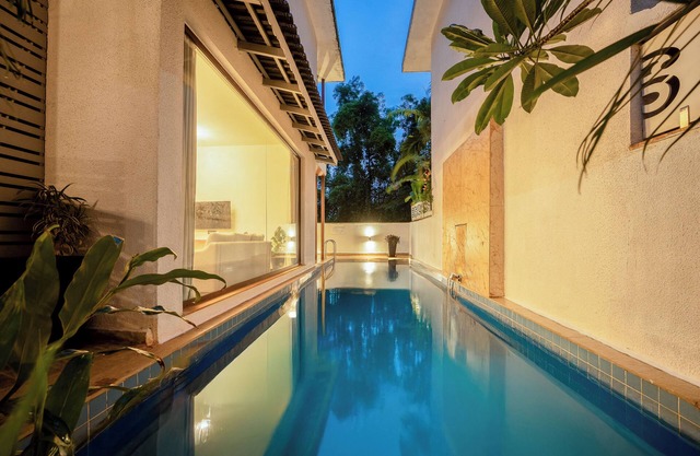 Amrao - A Lindsay Manor 4 BHK with Pool and Jacuzzi