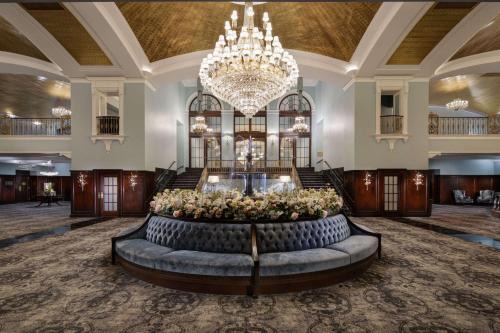 Amway Grand Plaza Hotel, Curio Collection by Hilton