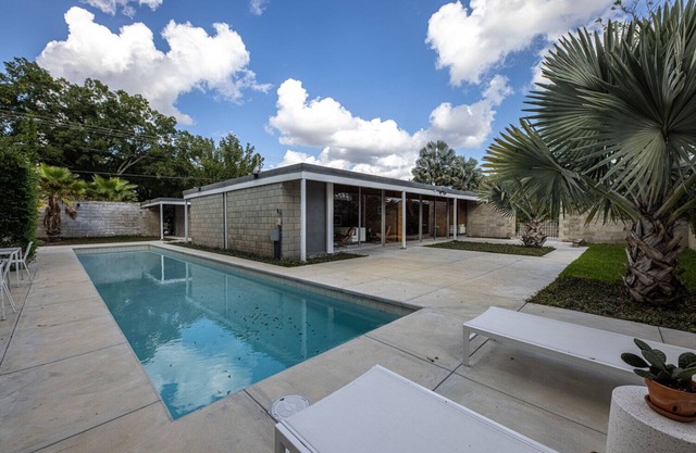 An Amazing Mid-Century Modern Experience