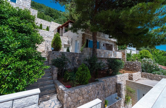An Apartment with Two Bedrooms, Kitchen, Balcony, Pool, Wi-Fi, A/C and Parking