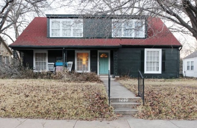 An artist’s home near downtown square & colleges