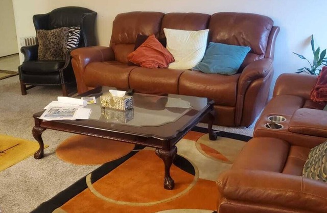 An Exclusive 2 bdrm, Apt-N-Bethesda, 5 mins to Twinbrook station