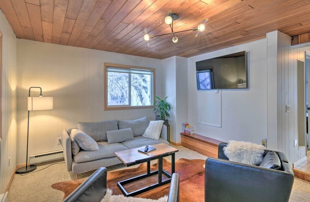 Anchorage Home: On-Site Creek & Trail Access!