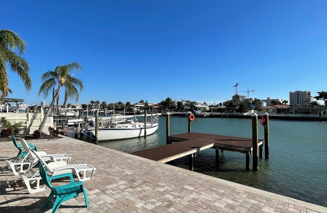 Anchors UP #1; WALK to Beach/Bars/Dining