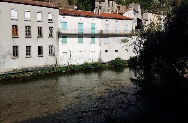 Ancient, Modern and Welcoming House In Quillan Centre