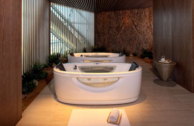 ANDAZ CAPITAL GATE ABU DHABI, BY HYATT