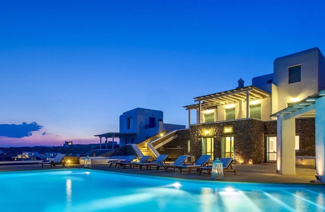 ANDROMEDA PRIVATE INFINITY POOL VILLA