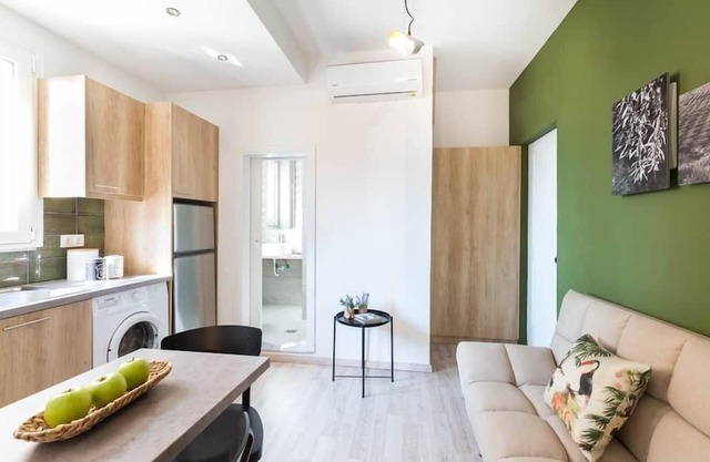 Anemi Green Cozy apt, beach views and comfort!
