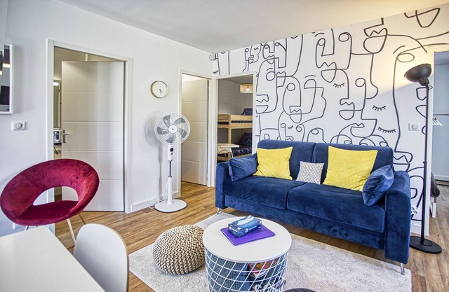 Angoulême Quiet and Well-Equipped Apartment