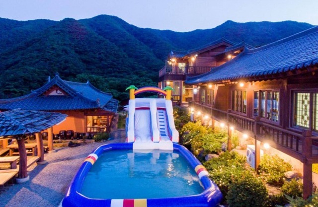 Anjeong Palace Tourist Hanok Pension