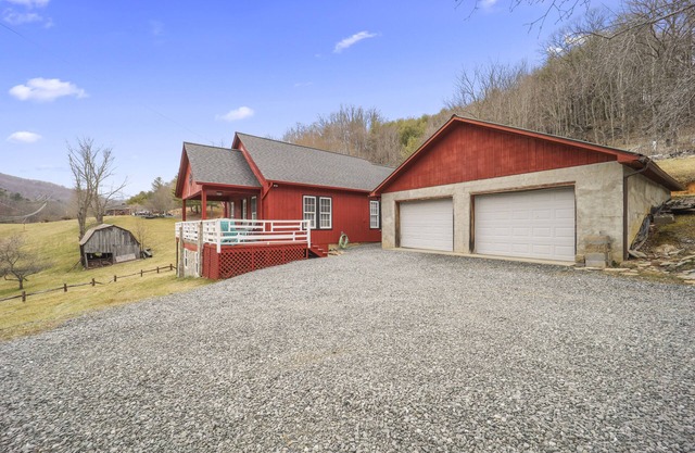Ann's Mountain Retreat, Chalet 8 mins the West Jefferson