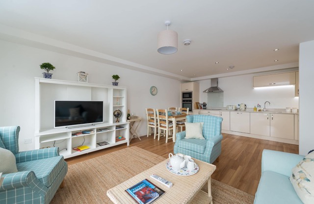 Annandale Street Apartment - Sleeps 4 guests