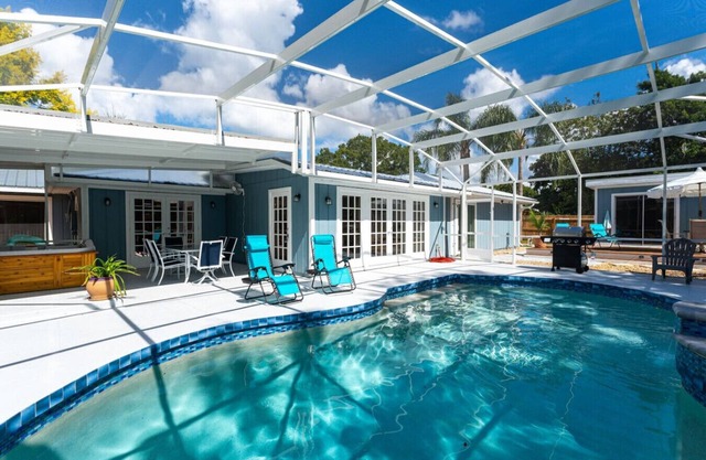 Annie's Poolside Paradise! Short stays available!