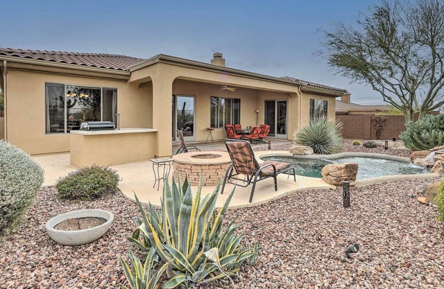 Anthem Country Club Home w/ Pool & Fire Pit