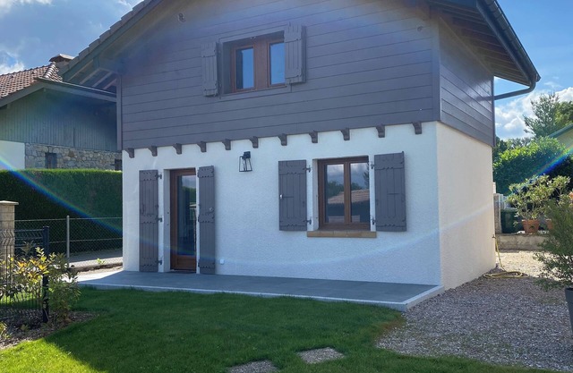 ANTHY SUR LEMAN VERY CLOSE TO LAKE LEMAN and 1 HOUR FROM THE SKI RESORTS