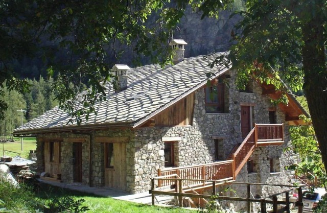 Aosta Valley-style mountain hut