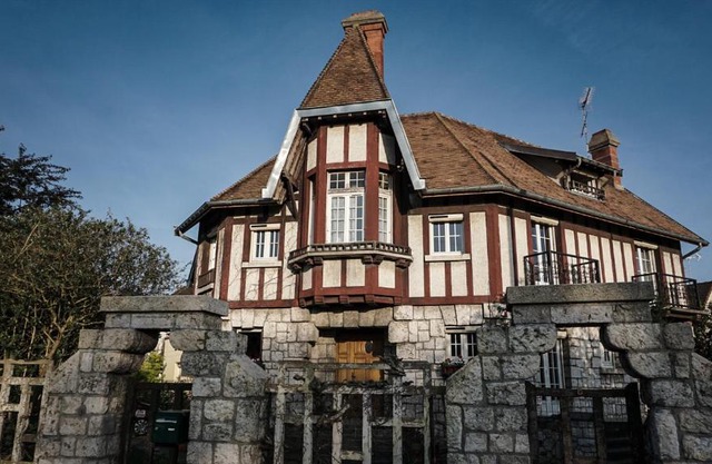 Apakabar Homestay - proche gare Melun, parking privé, Netflix
