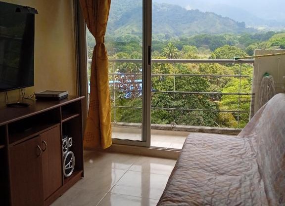 APARTAMENTO AMOBLADO con vista a las montañas