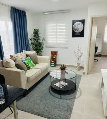Apartamento cerca de todo