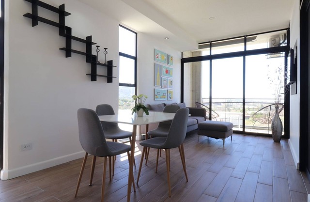 Apartamento con Vista Espectacular y Amenidades de Lujo!