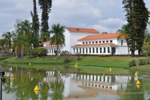 APARTAMENTO FAMILIAR COMPLETO