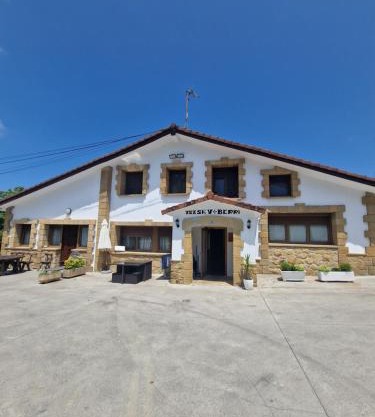 Apartamento familiar con jardín y parking privado