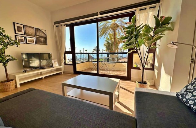 Apartamento frente mar y playa.