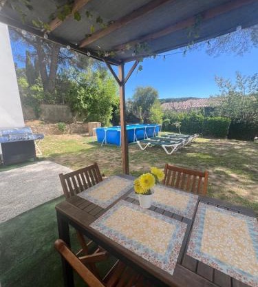 Apartamento loft, jardín y piscina privada