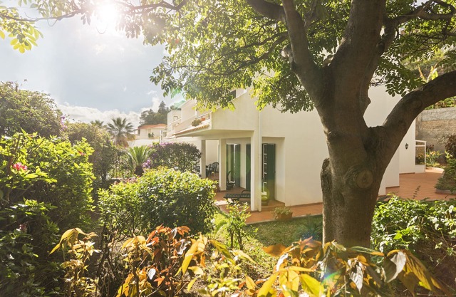 Apartamento tranquilo com jardim, Garajau I