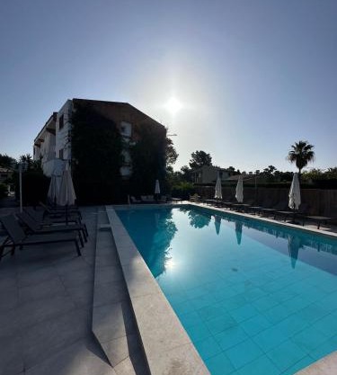 Apartamentos Leo