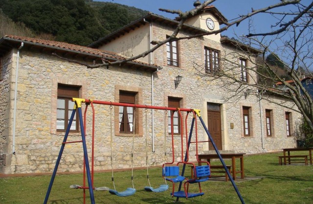 Apartamentos Rurales La Escuela