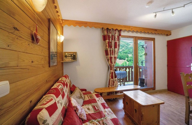 Apartment 'A2 302 Appart Au Pied Des Pistes' with Mountain View, Balcony and Wi-Fi