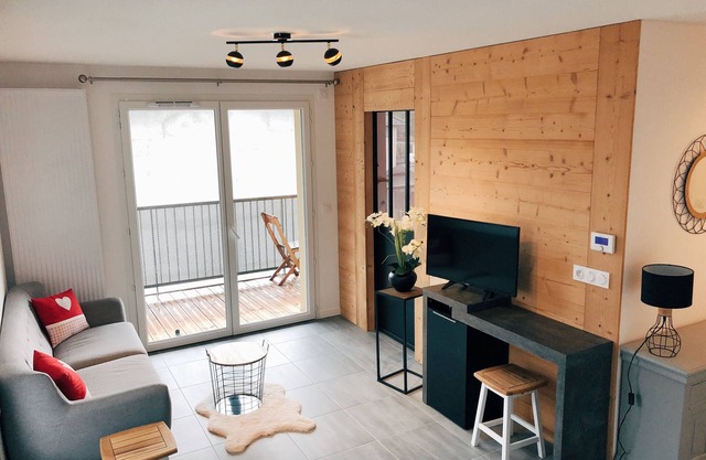 Apartment 'Charmant T2' with Balcony and Wi-Fi