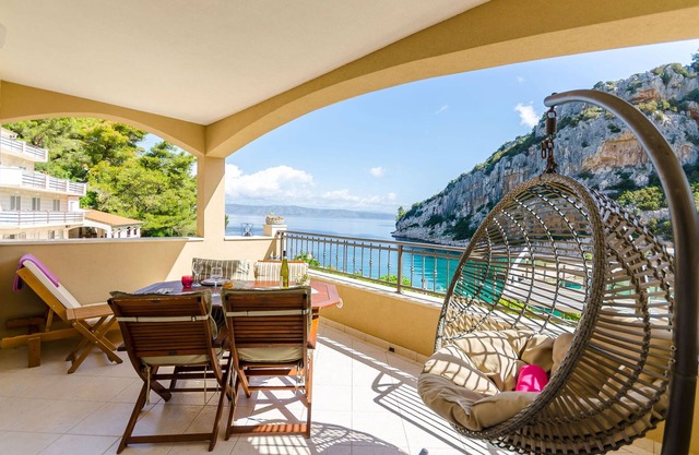Apartments Apollo (59291-A2) - Zastrazisce - island Hvar