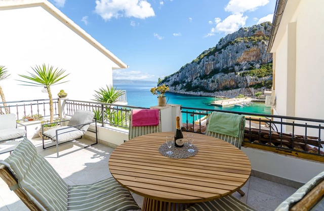 Apartments Apollo (59291-A3) - Zastrazisce - island Hvar
