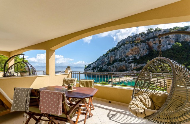 Apartments Apollo (59291-A1) - Zastrazisce - island Hvar