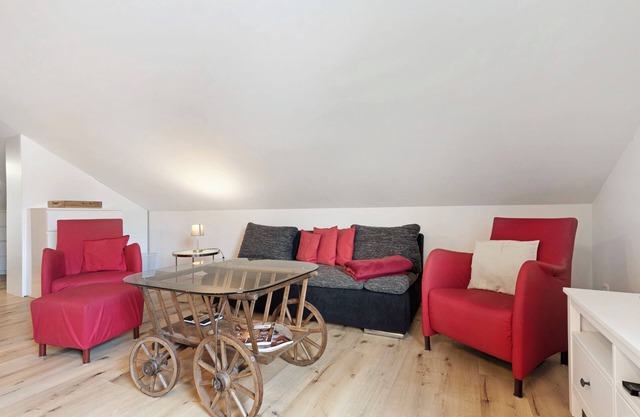 Apartment 'Kirsche' with Shared Terrace, Shared Garden and Wi-Fi