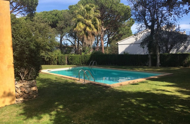 Apartment with terrace & garden 10 mins walk from the beach