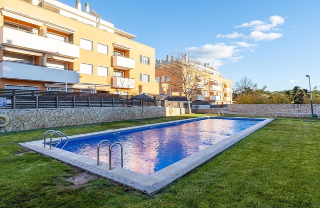Apartment with terrace & pool 5min beach