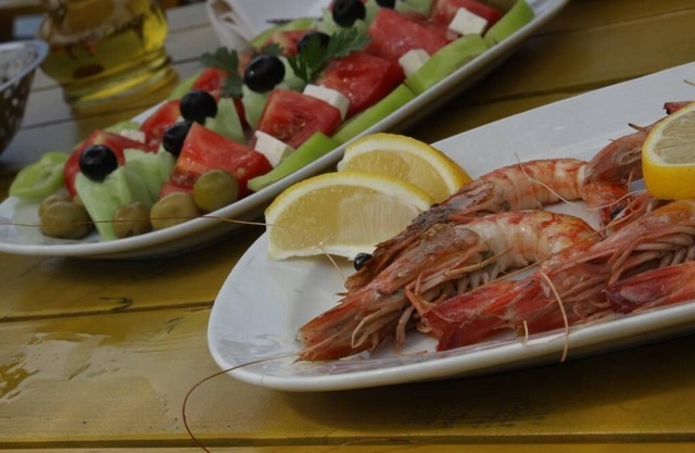 Apartment 1/B,yellow,for 4 People, 500 Meters from Beach,Breakfast included
