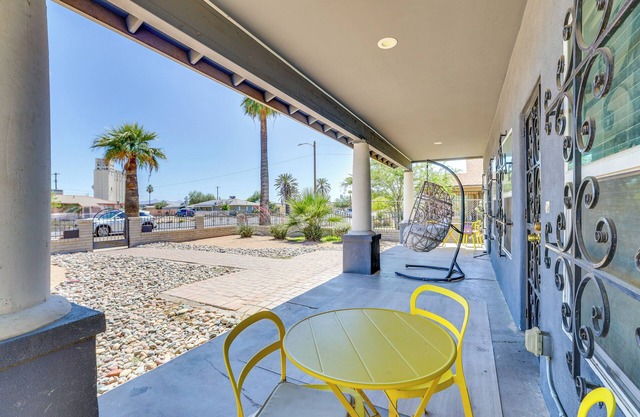 Apartment 2 Mi to Chase Field & PHX Arena!